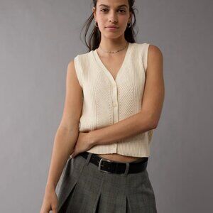 AE Button-Up Sweater Vest - perfect for spring! - Like New - CREAM